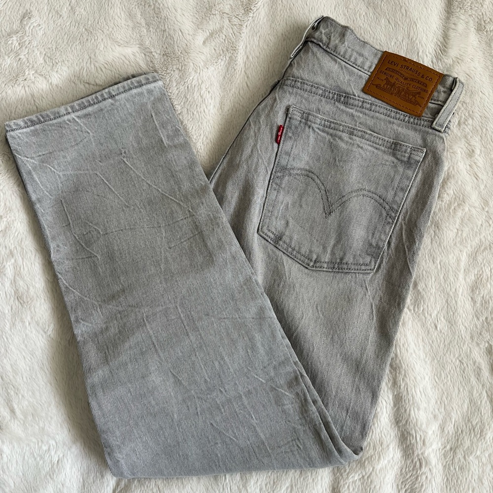 Levi’s wedgie straight fit size 27 light gray